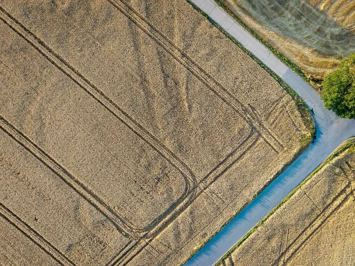 GPS monitoring, který rozumí práci na poli
